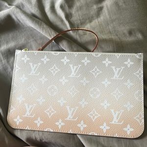 💝 Louis Vuitton By the Pool Neverfull Pouch 💝